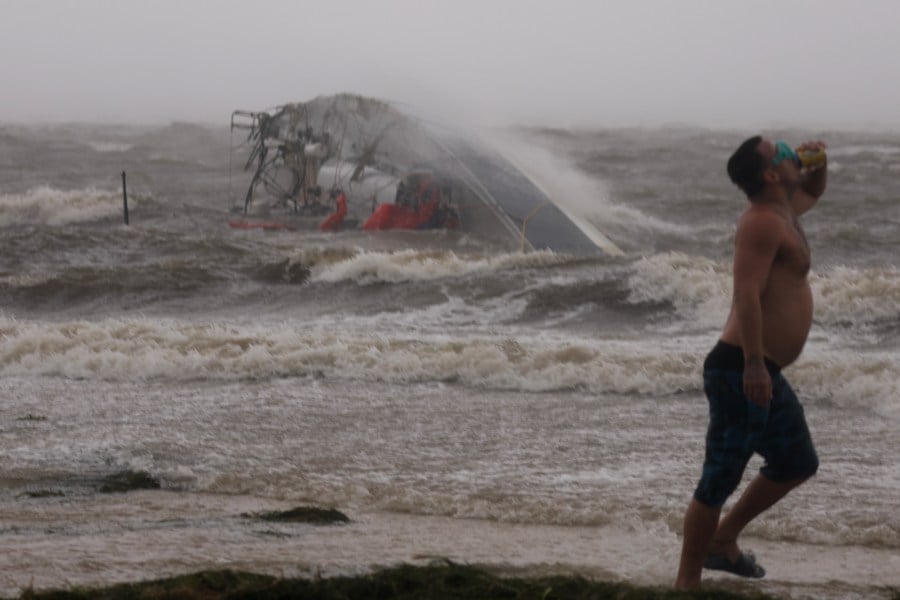 Helene causes Tennessee dam collapse, severe flood risk remains