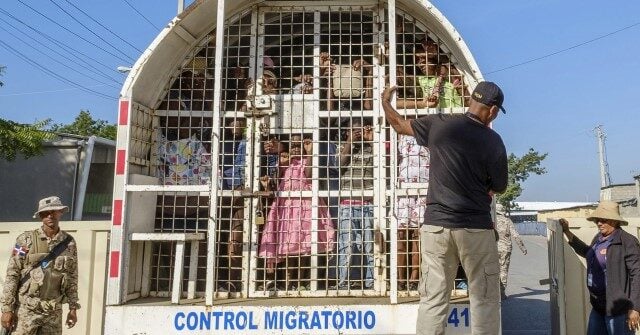 Dominican Republic Increases Deportations as Haiti Crisis Worsens