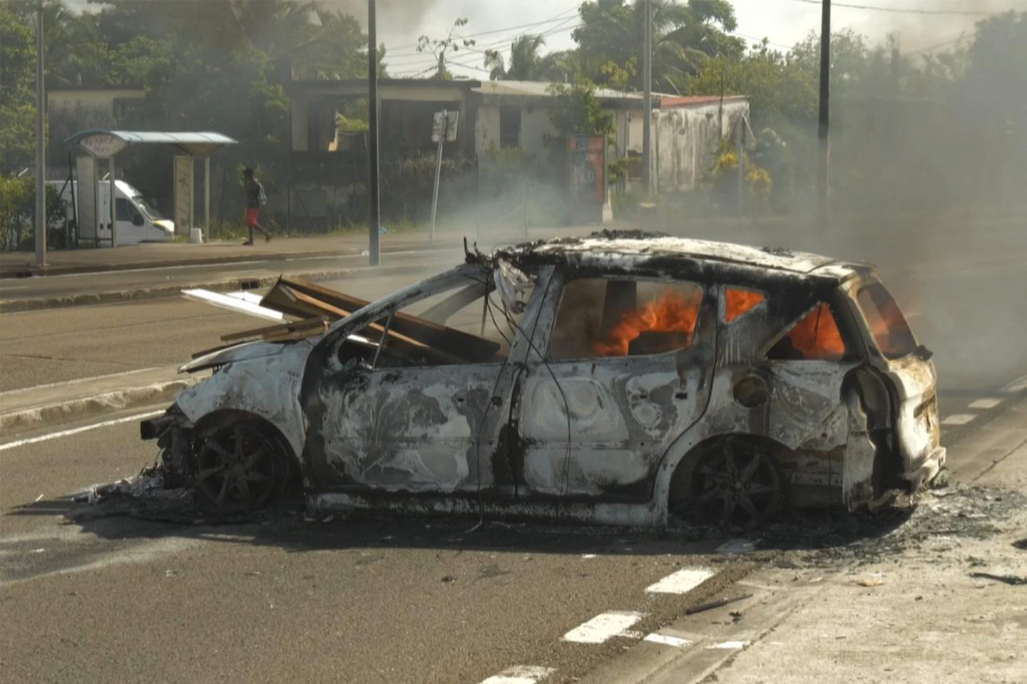 En Martinique, la population inquiète après plusieurs nuits de violences