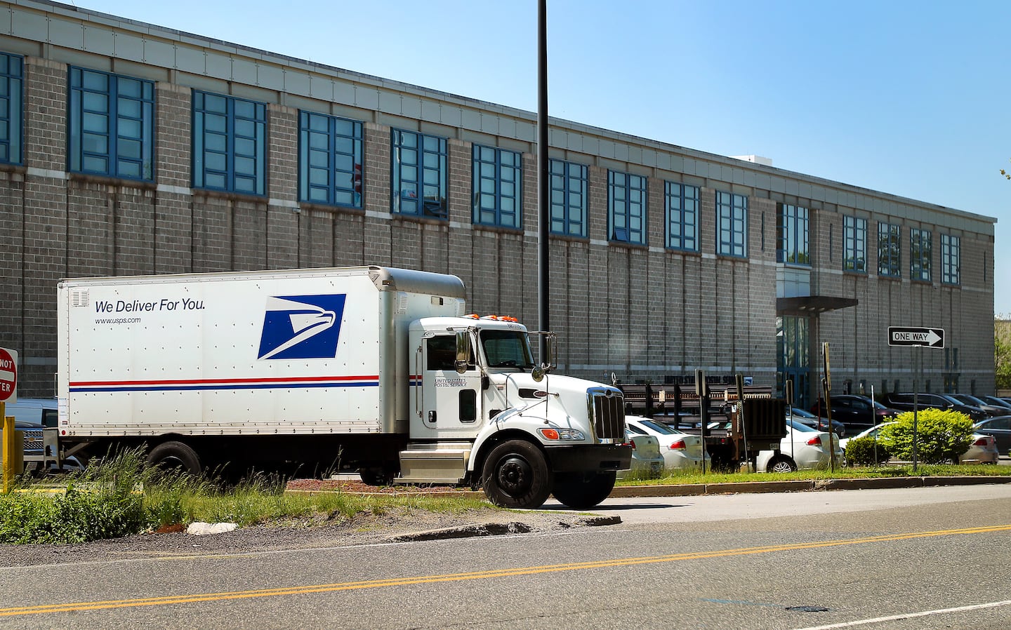 USPS recommends shipping dates for 2024 holidays