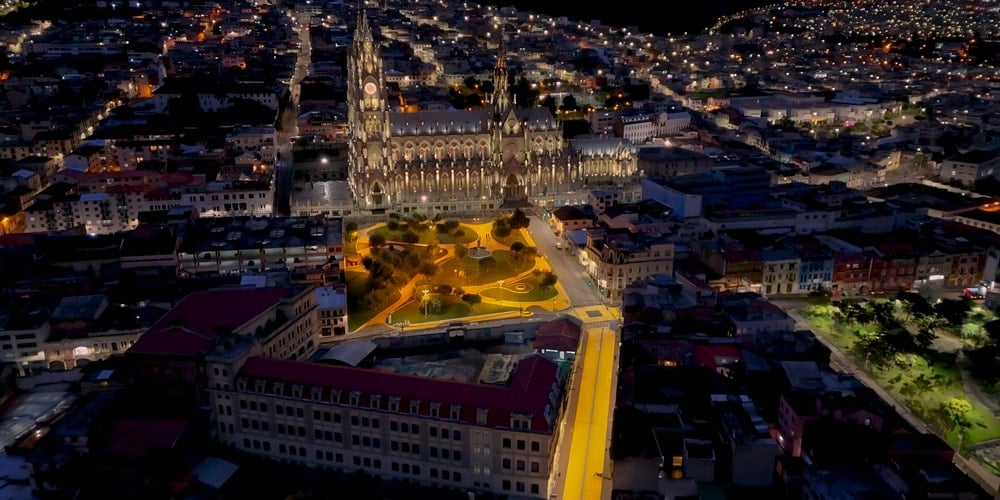 Estudio Felipe Escudero’s Mile-Long Stripe Brings Life to Quito