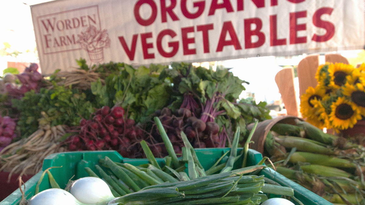 Farmers market kicks off in Southeast Colorado Springs