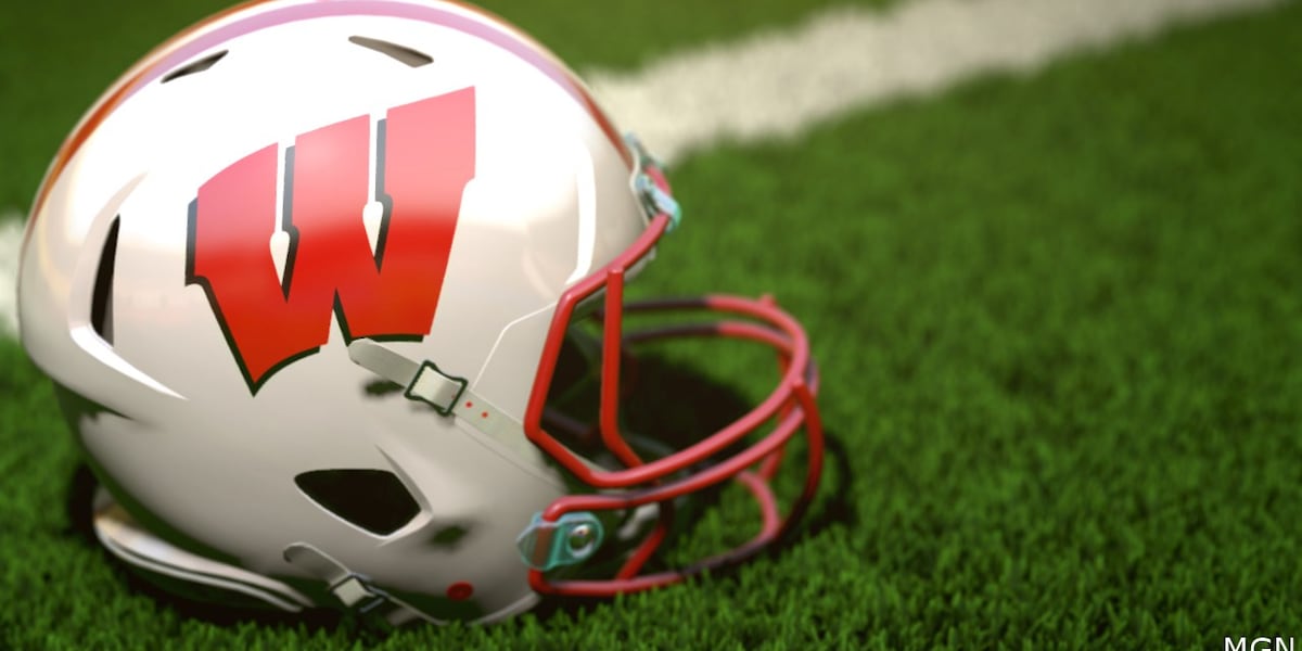 Walker runs for 198 yards and 3 touchdowns as Wisconsin embarrasses Rutgers 42-7