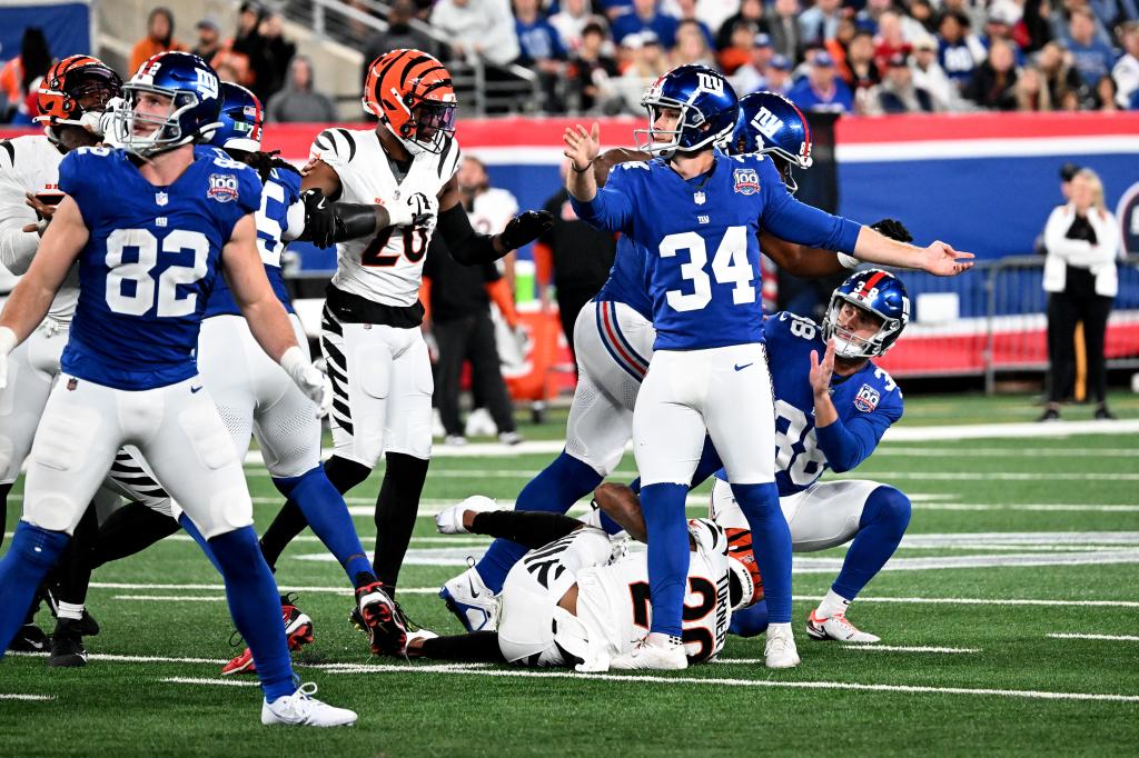 Giants' Greg Joseph misses two field goals in loss to Bengals