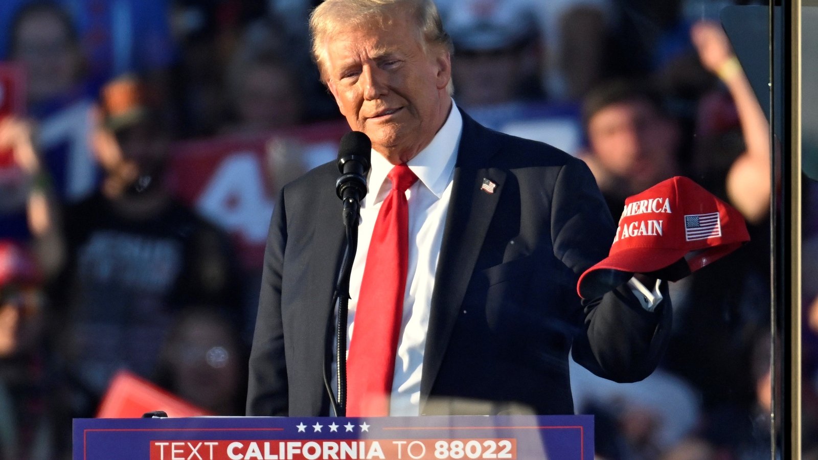 Trump was not in danger after man arrested with illegal weapons near California rally: Feds