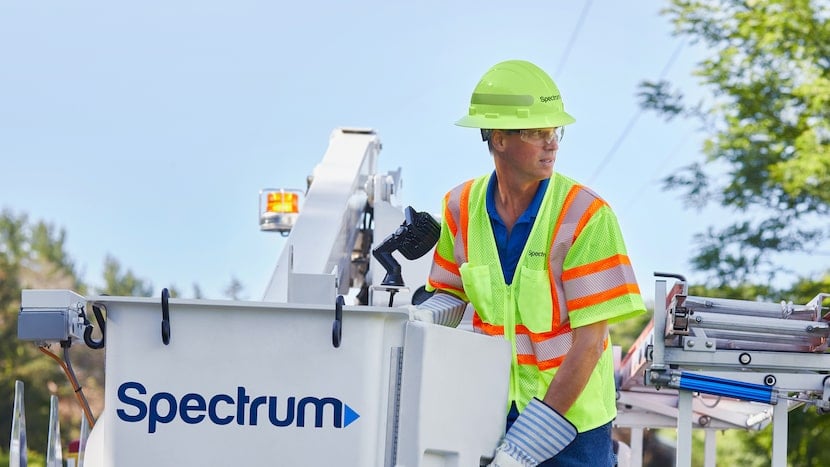 Watchdog updates: Texas is closer to joining the U.S. grid. And Spectrum reinvents itself