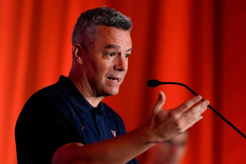 Virginia basketball coach retires on eve of season