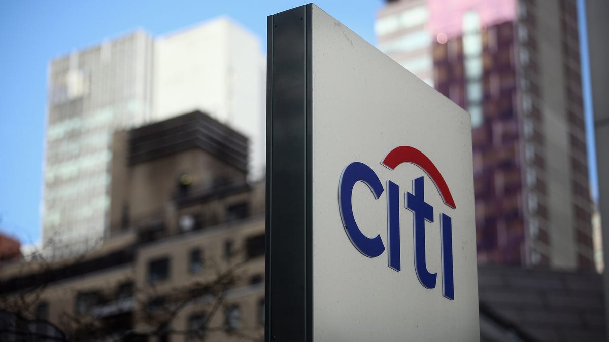 Elizabeth Warren says Citi has become ‘too big to manage’