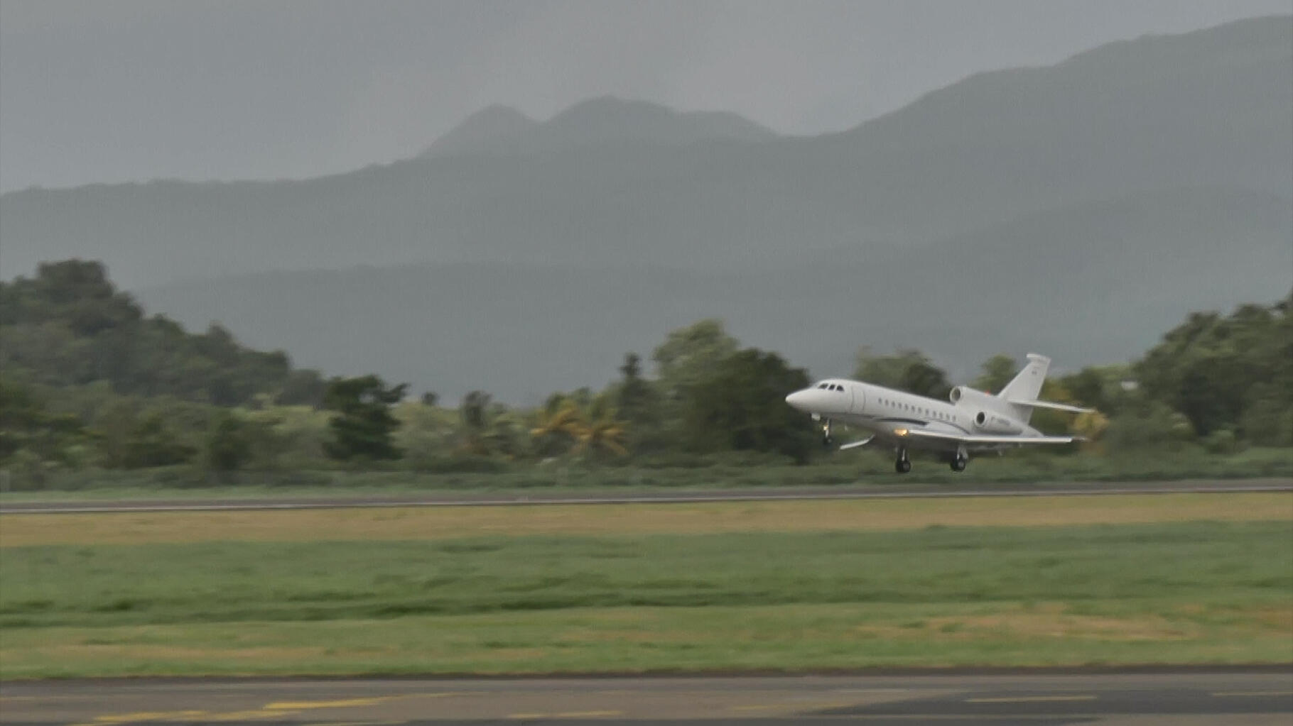 En Martinique, l’aéroport fermé après une fake news et un envahissement