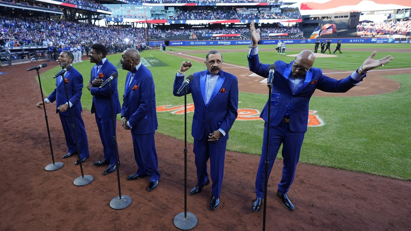 The Temptations serenade Mets fans at NLCS as founder admits he roots for Dodgers