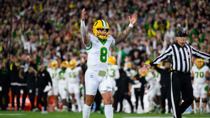 No. 2 Oregon completes first road shutout in more than 30 years with dominant win over Purdue