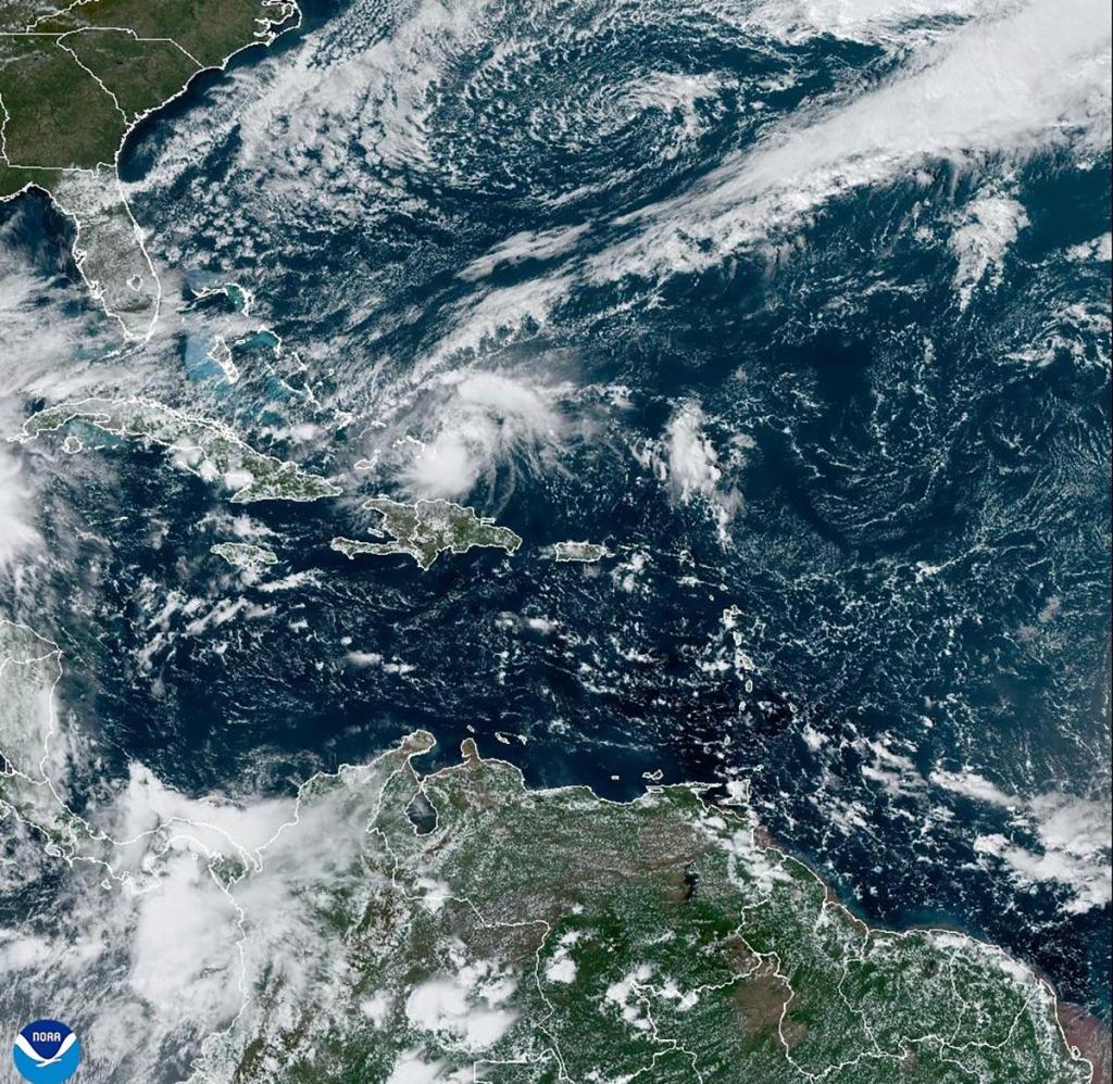 Hurricane Oscar makes landfall in the Bahamas