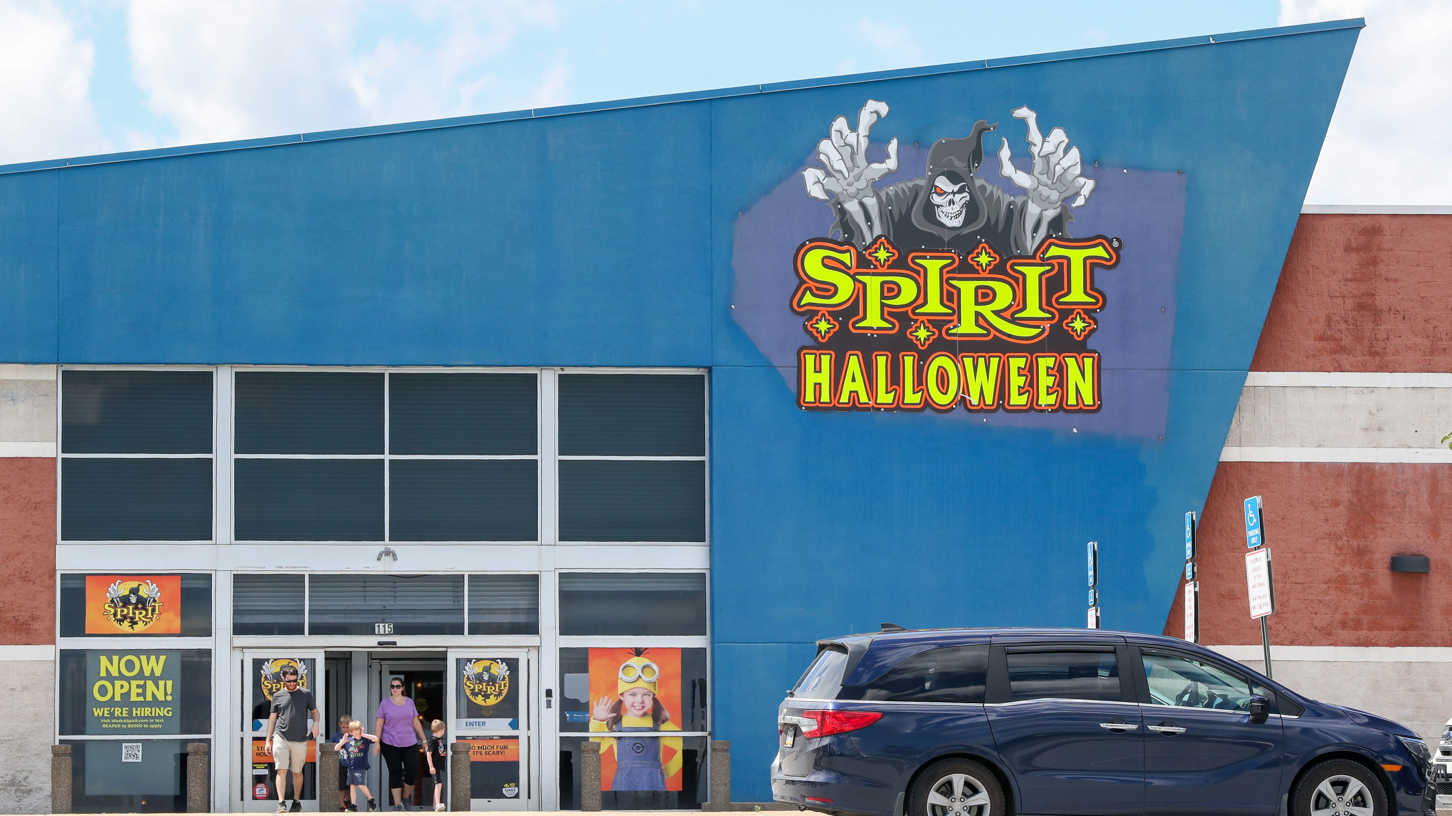 Some Spirit Halloweens Will Become Spirit Christmas Stores This Holiday Season