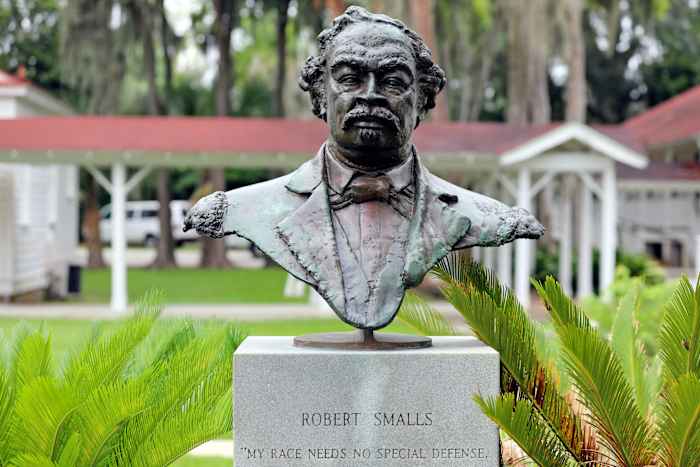 South Carolina to build first monument to an African American. Meet Robert Smalls