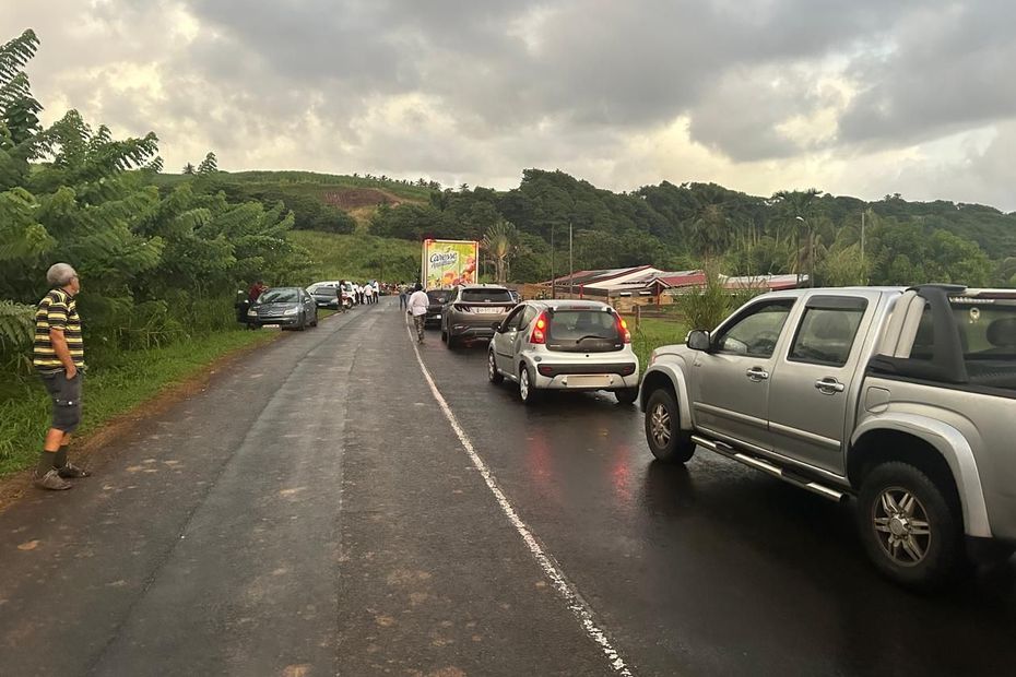 Barrages, opération escargot, port bloqué : l'activité fortement perturbée en Martinique