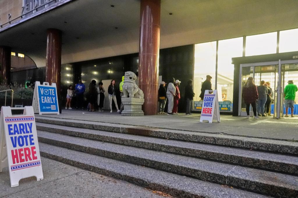 Wisconsin sees high turnout on the first day of in-person absentee voting