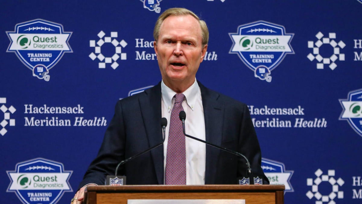 Giants owner John Mara says team is 'not making any changes,' asking fans to be patient