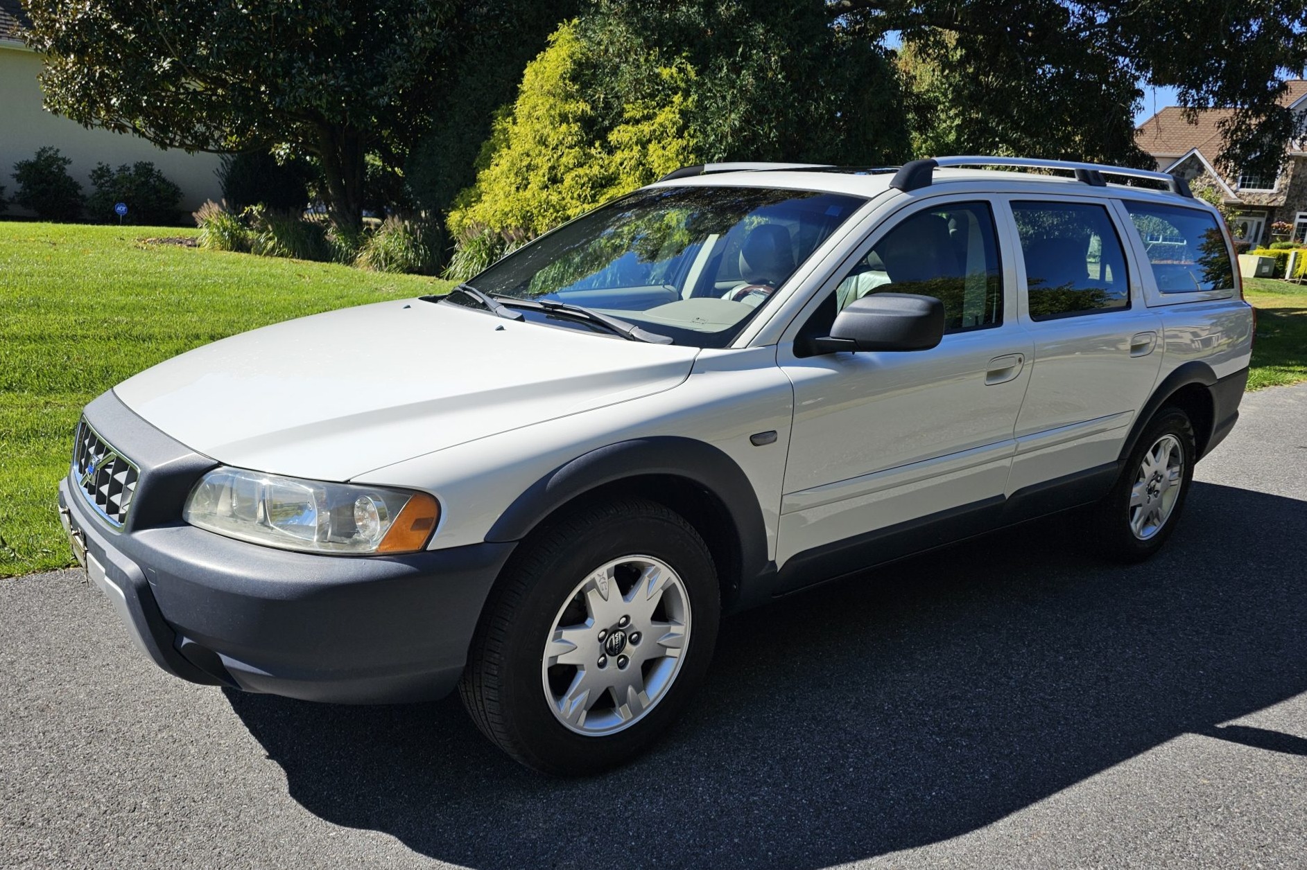 2005 Volvo XC70 at No Reserve