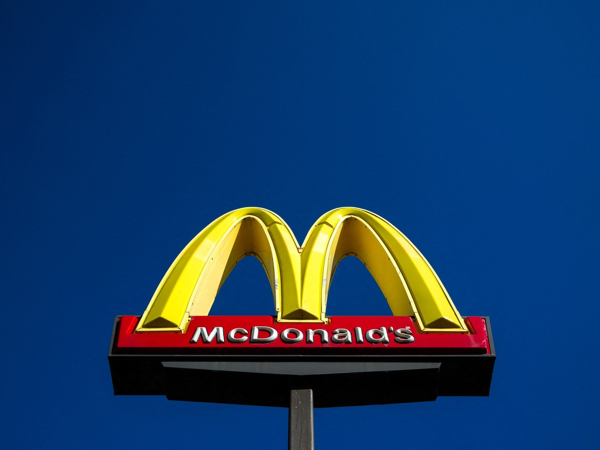 McDonald’s linked to one death, dozens of food poisonings in US