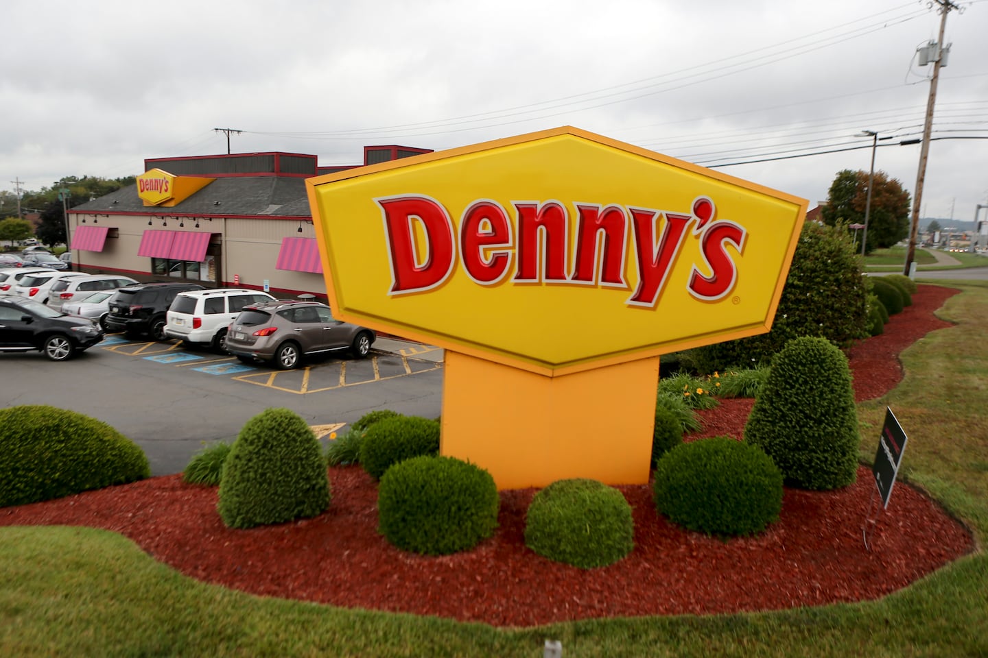 Denny’s axes 150 underperforming restaurants amid sales slump