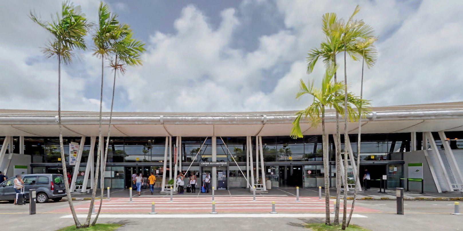 Nouvelles violences en Martinique : couvre-feu généralisé, l’aéroport fermé