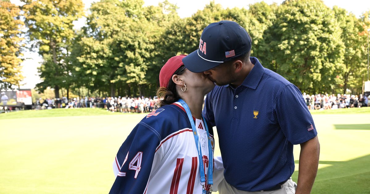 Photos: Both USA, International Presidents Cup wives give new life to team golf fashion options