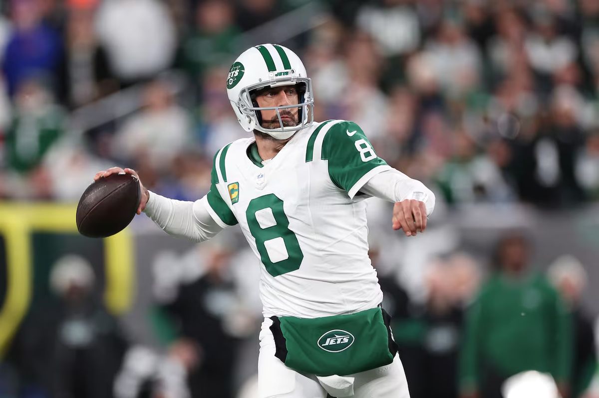 Aaron Rodgers’ ‘GOAT’ Status in Question as Ex-NFLer Drops Bold Take on Jets QB Ahead of Patriots Clash