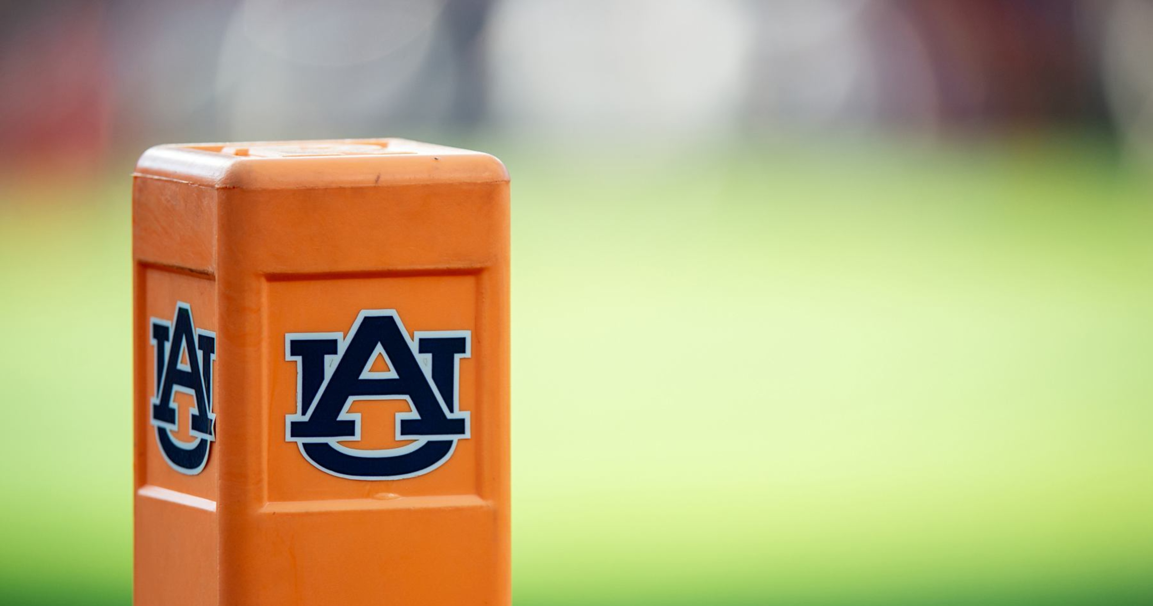 Video: Auburn Cheerleader Knocks Down Oklahoma Player During Pregame Backflip Routine