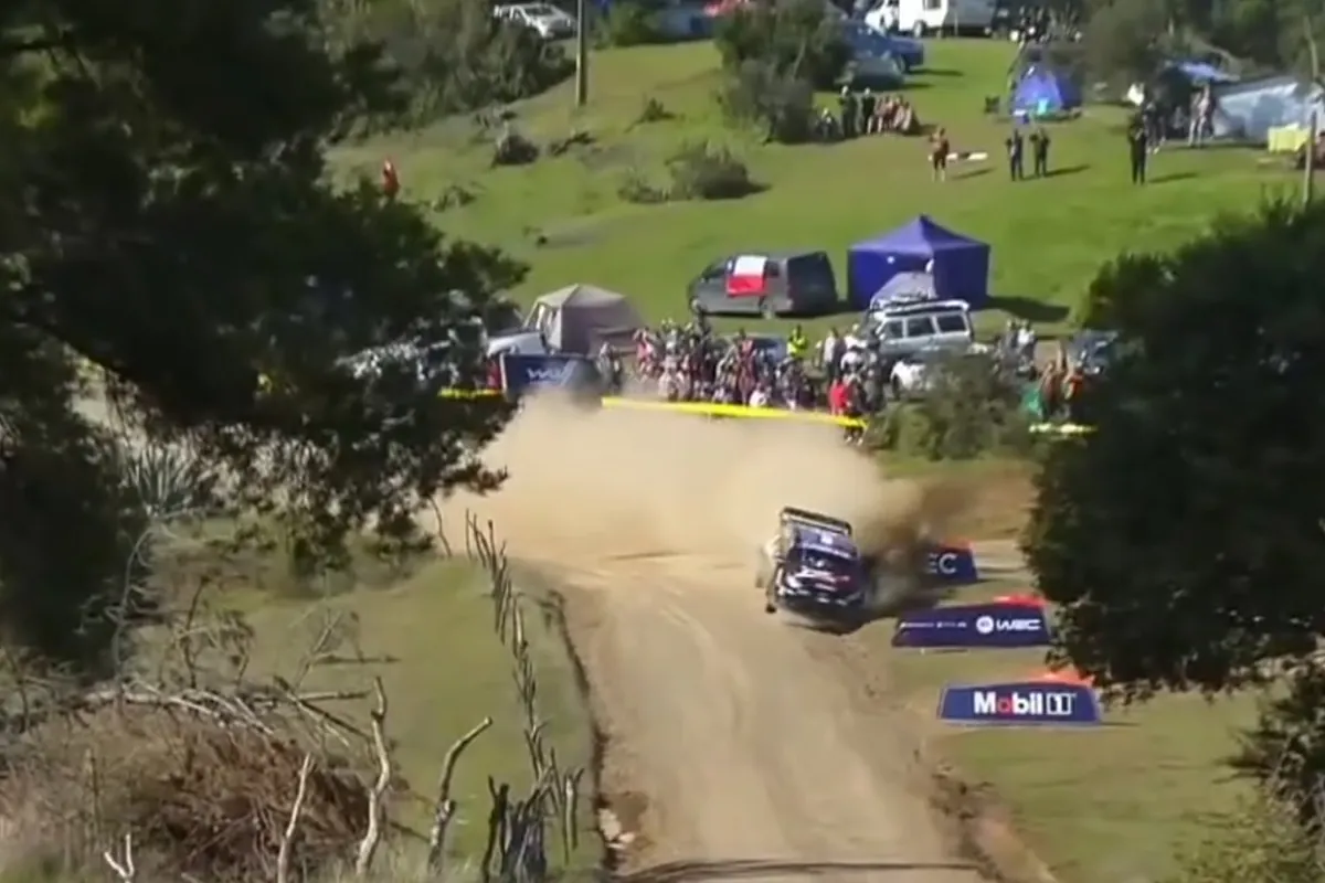 Ogier falla y pone en bandeja el Mundial de Rallyes a Neuville