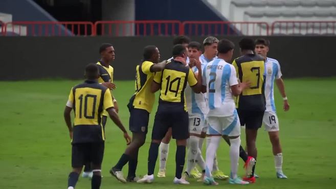 Bochornosa batalla campal en un amistoso sub-15 entre Argentina y Ecuador