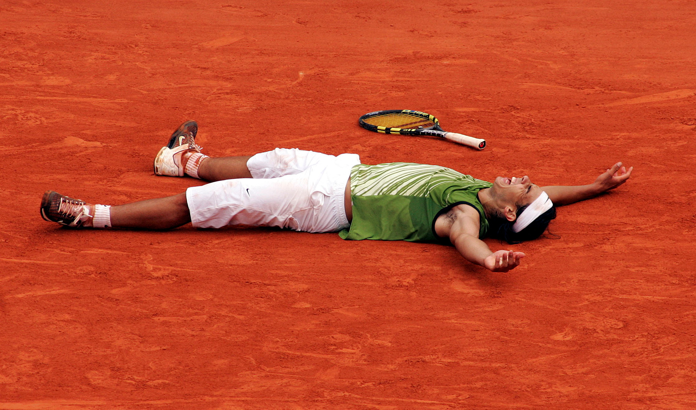 Ράφα Ναδάλ: Ο «Βασιλιάς» του Roland Garros και η κόντρα του με τον Ρότζερ Φέντερερ, που άφησε ιστορία στο τένις