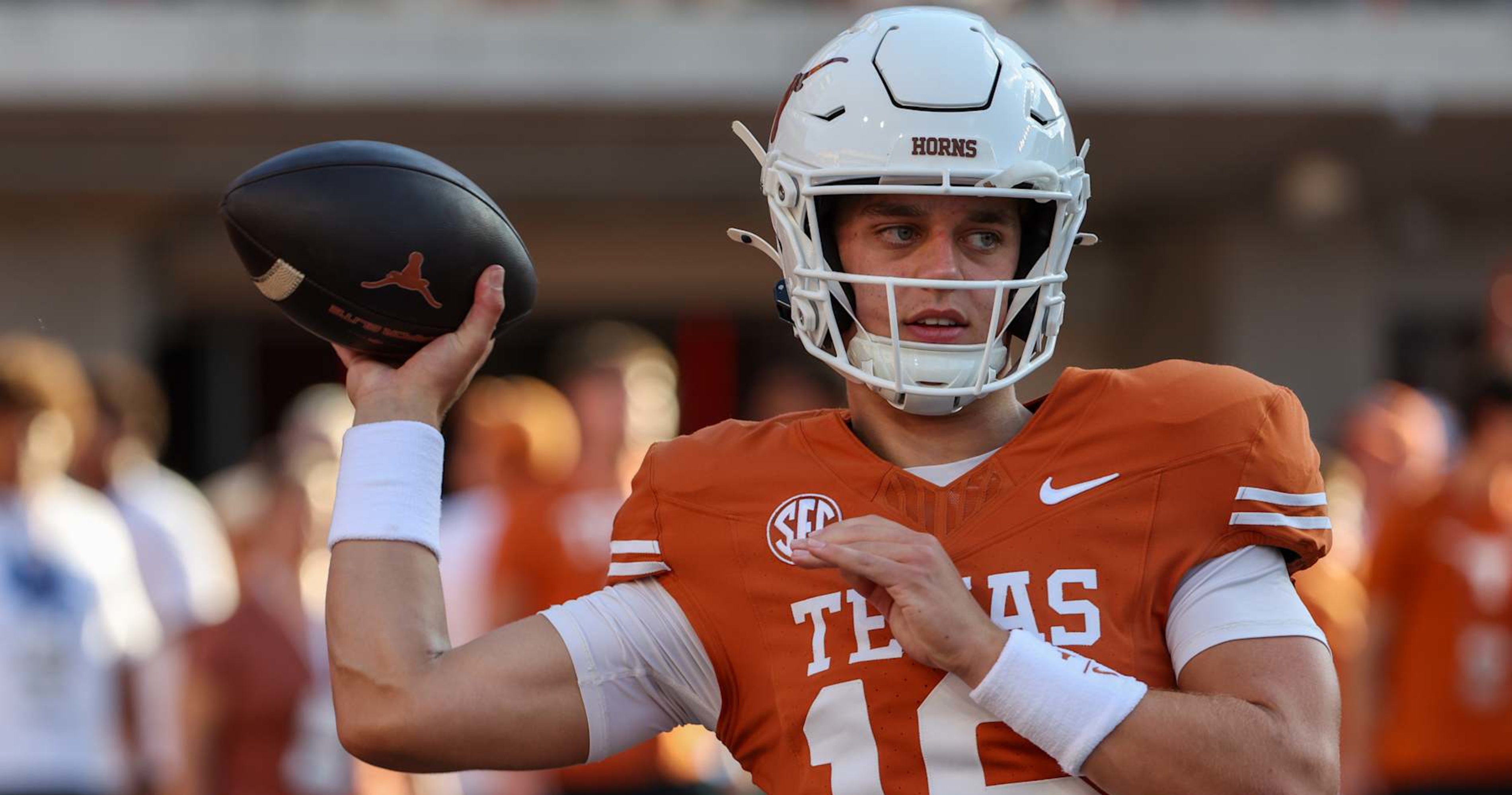 Report: Texas' Quinn Ewers Not Likely to Play vs. Miss. St.; Arch Manning to Start