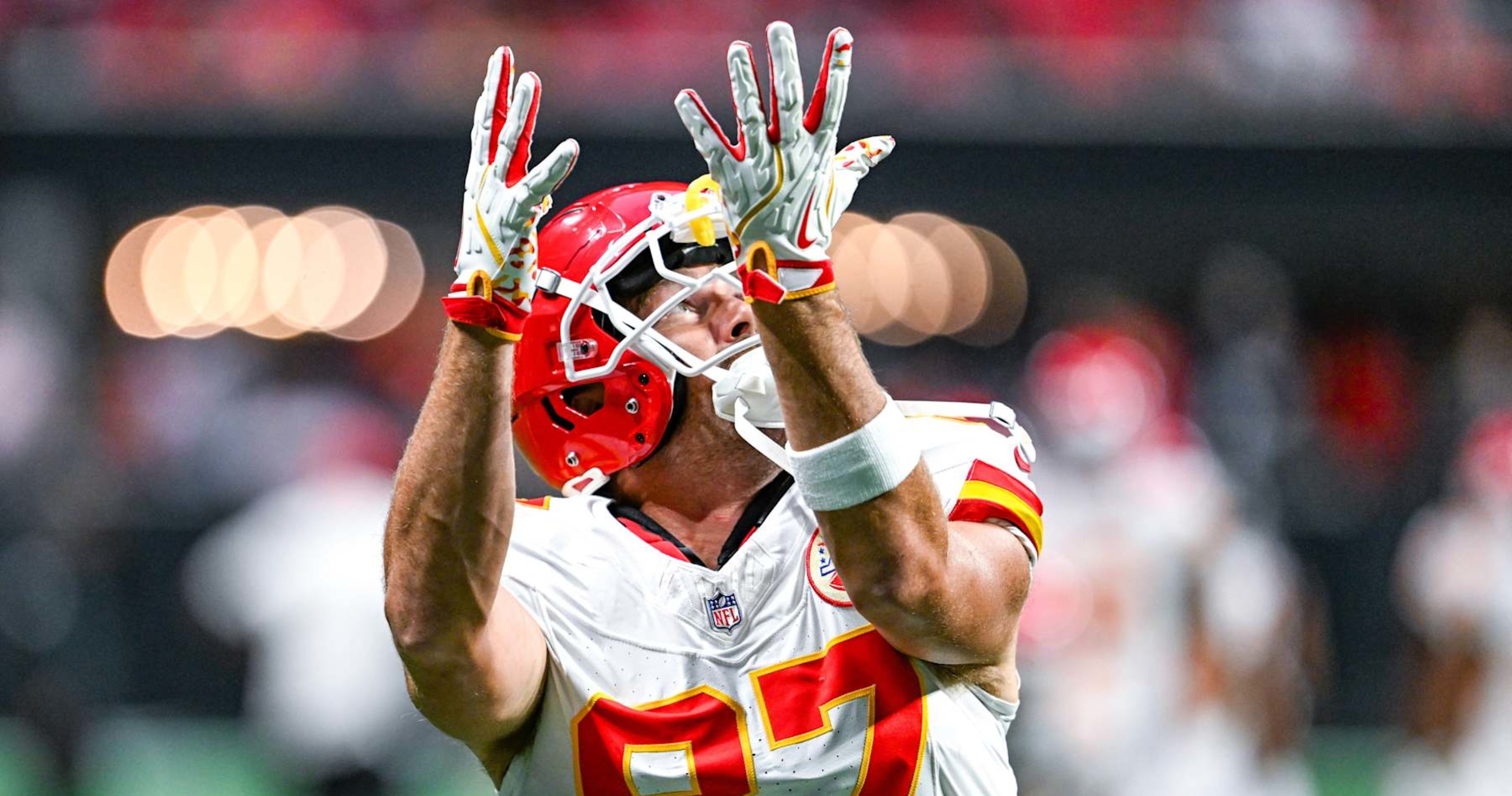 Travis Kelce Sets Chiefs Record for Most Career Catches During Game vs. Chargers