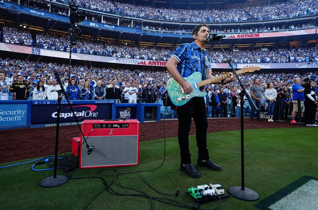 Brad Paisley Performs National Anthem at World Series Game 1