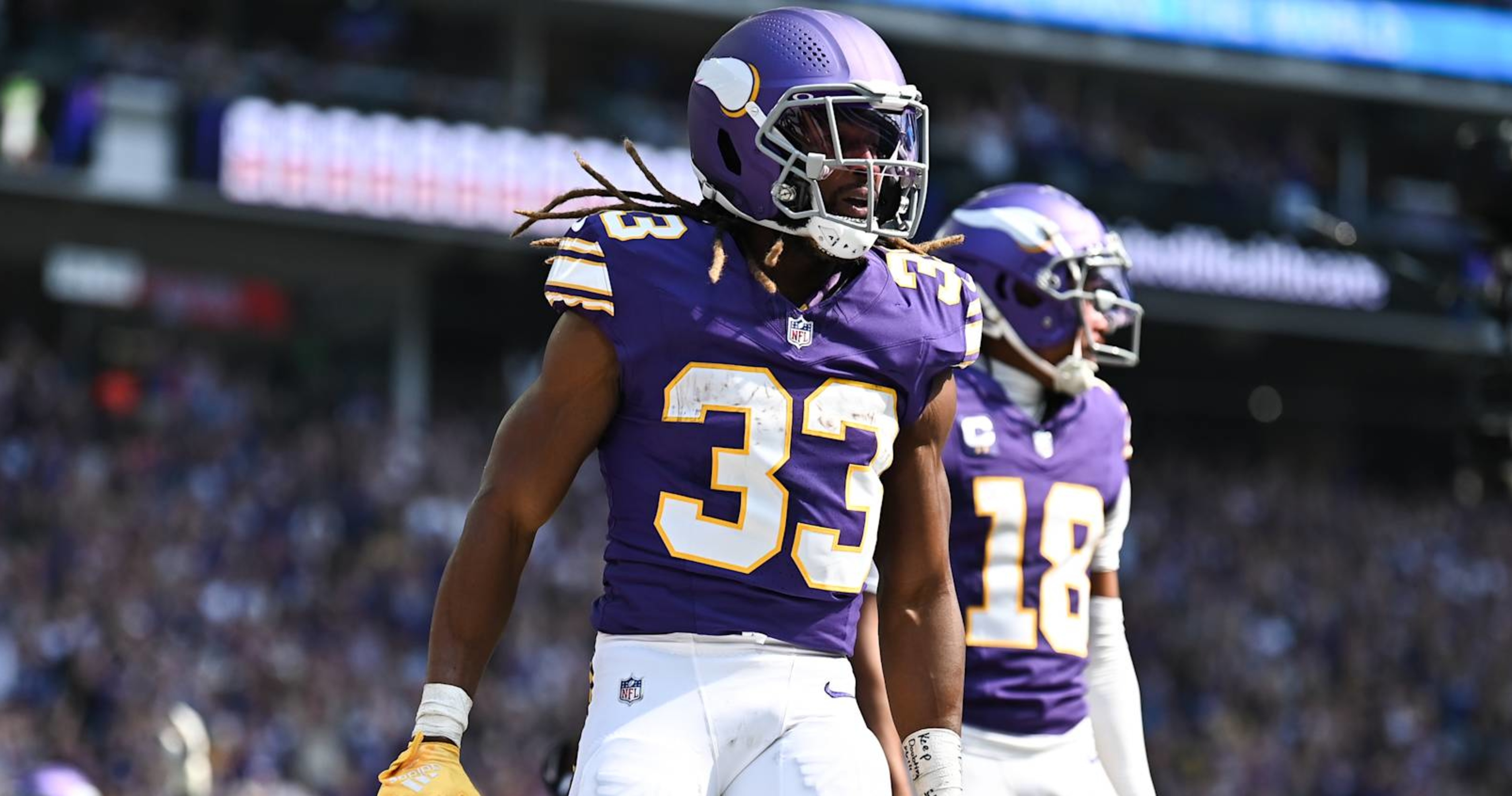 Aaron Jones Eyes Lambeau Leap in 1st Game vs. Packers Since Signing Vikings Contract