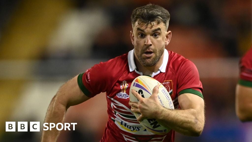 Wales unchanged for France play-off final showdown