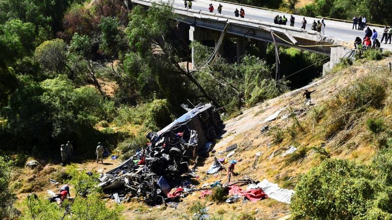 Bus crash in central Mexico kills 19 people