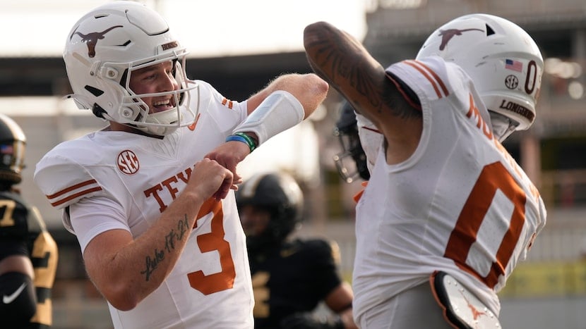 Quinn Ewers bounces back with 3-touchdown performance, No. 5 Texas holds off Vanderbilt