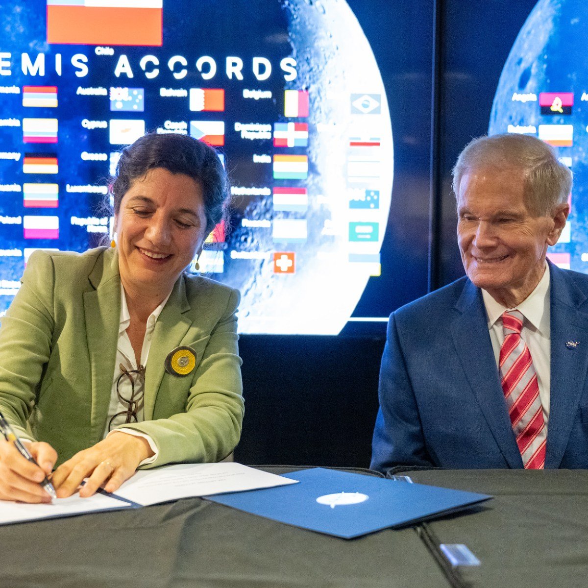 Chile and Cyprus sign the Artemis Accords