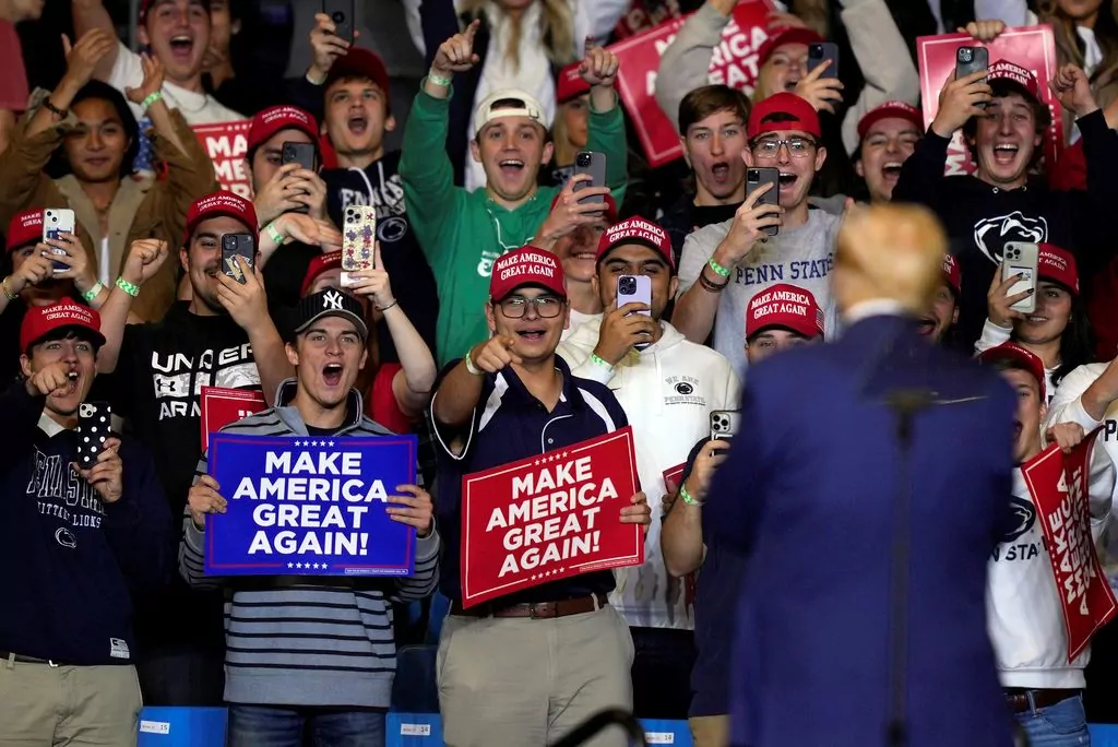 Trump makes closing pitch to young voters in Pennsylvania college town