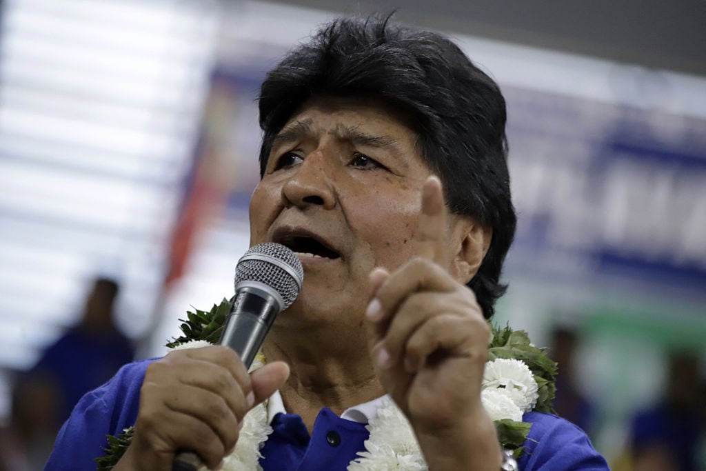 Evo Morales denuncia atentado en su contra y asegura que su automóvil recibió 14 impactos de bala