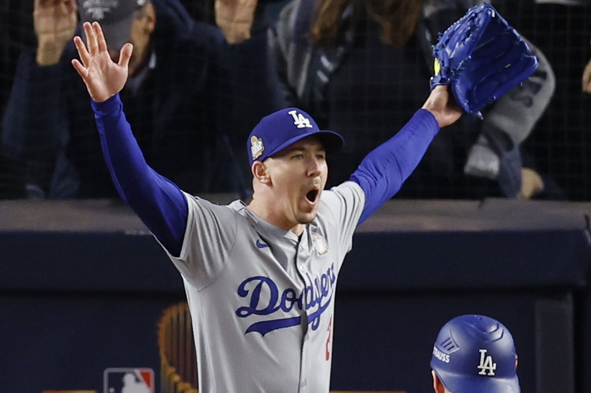 Buehler, Freeman lead Dodgers past Yankees for 3-0 World Series lead