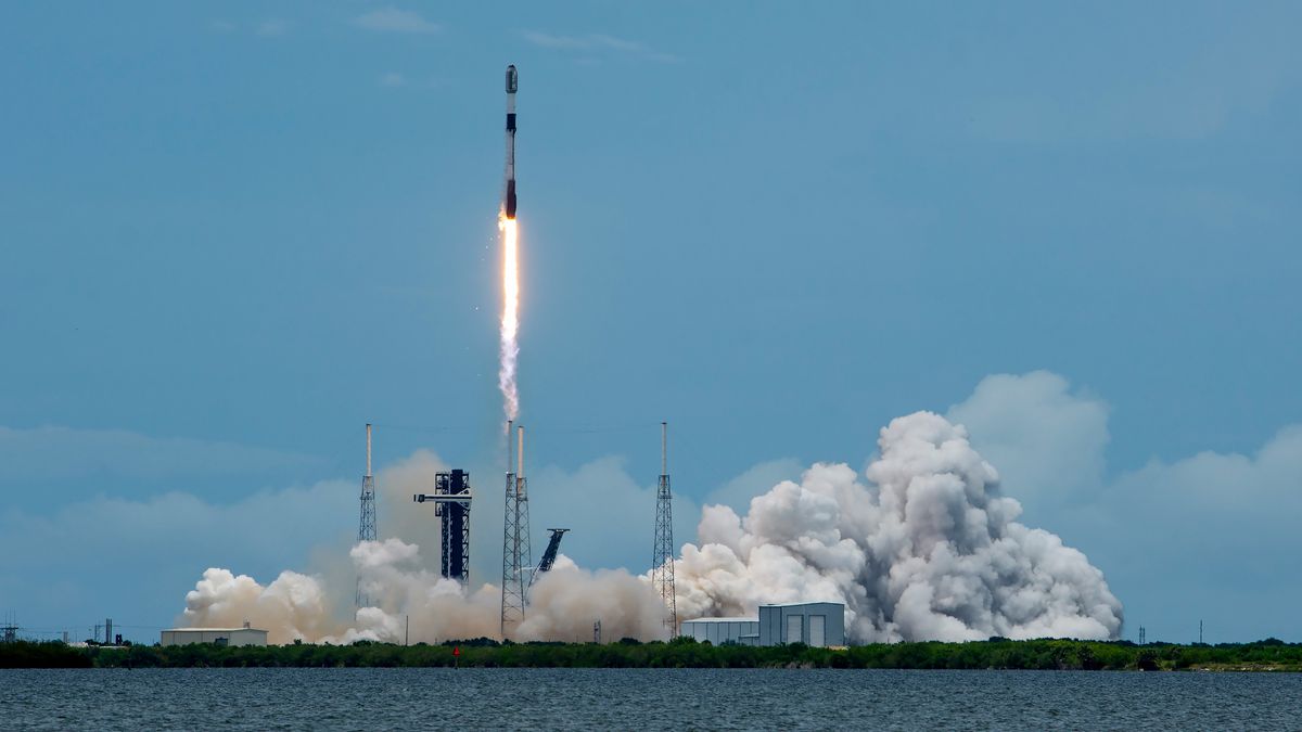 SpaceX launching 20 Starlink internet satellites from California this morning