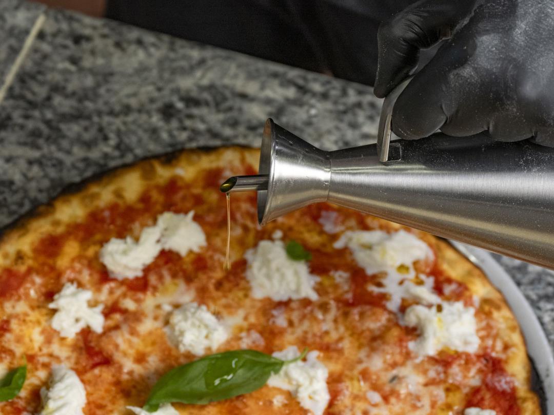 A Pizzeria Ran Out of Oil. Then Things Got Crazy