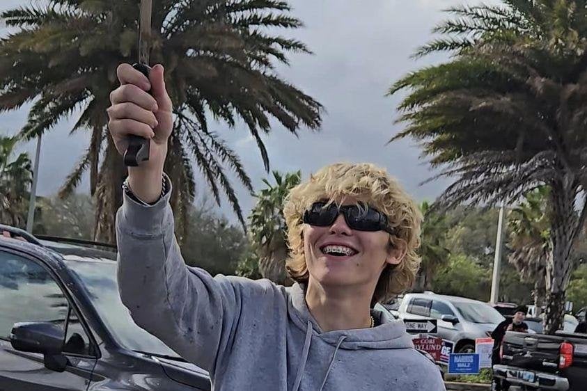 Teen Trump supporter arrested after brandishing machete at Florida polling site