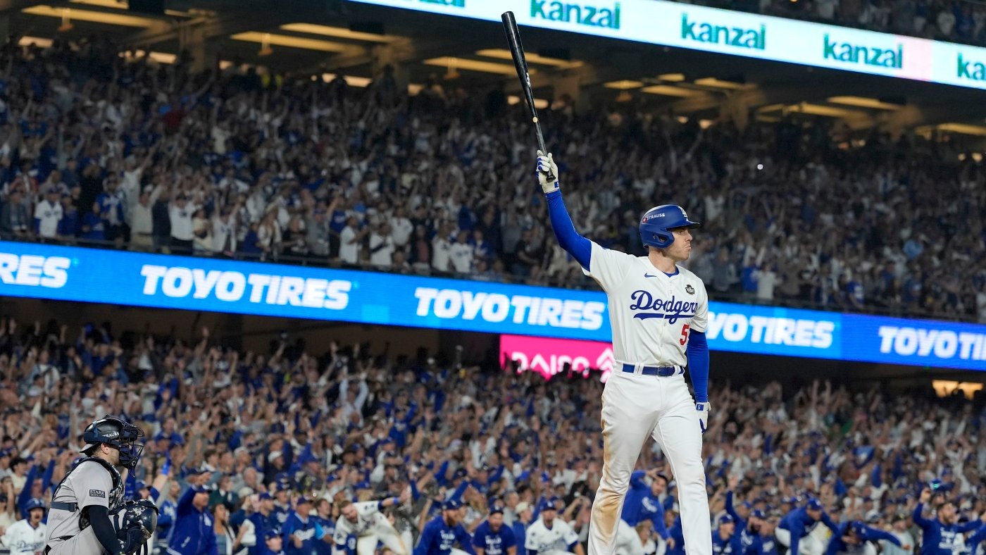 Freeman hits 1st walk-off slam in World Series history as Dodgers top Yankees in Game 1