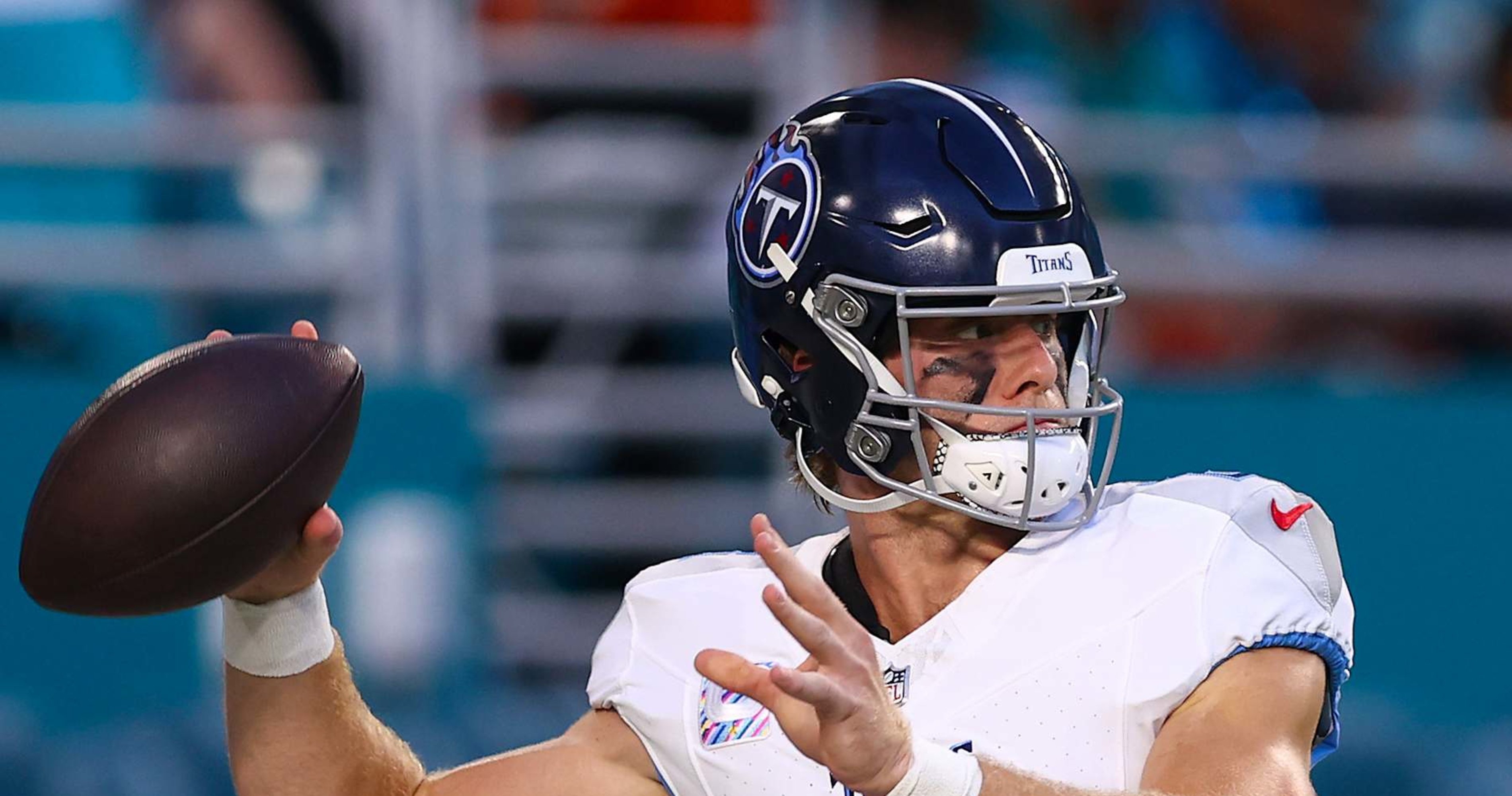 Titans' Will Levis Exits vs. Dolphins with Shoulder Injury; Replaced by Mason Rudolph