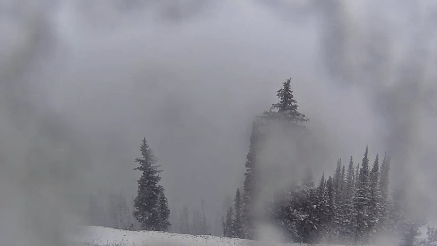 Snow piles up at Utah’s ski resorts as cold front snaps record heat