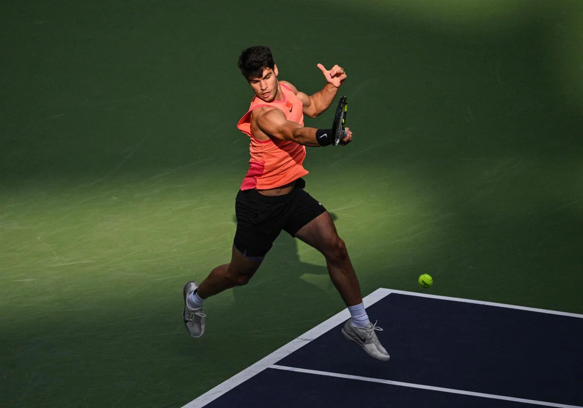 Dónde ver en televisión y online a Carlos Alcaraz y a qué hora juega contra Thomas Machac el partido de cuartos de final del Masters 1.000 de Shanghai hoy