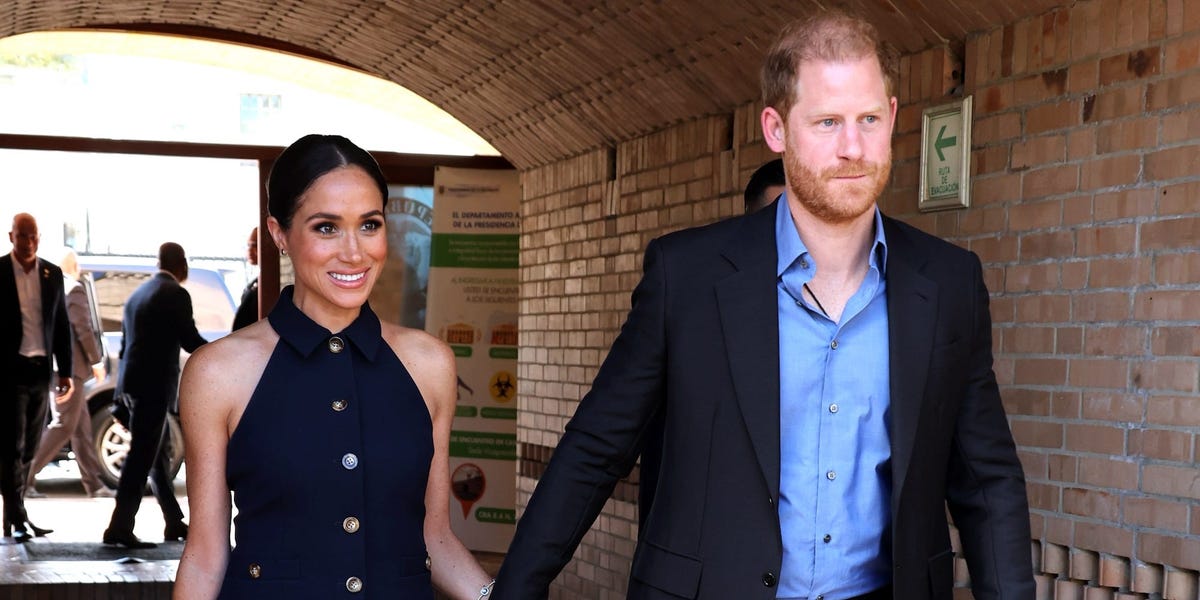 Meghan Markle and Prince Harry's management style is under scrutiny again. PR experts share 2 steps they should take to change the conversation.